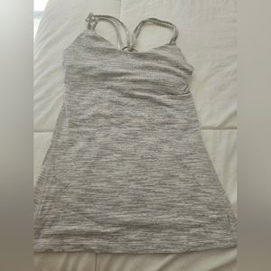 Lululemon tanks size 4